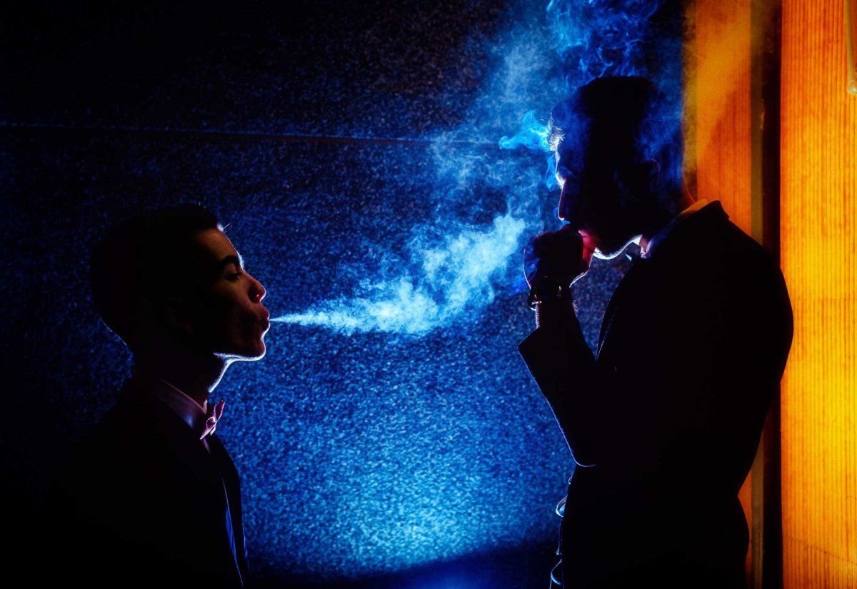 amigos-fumando.jpg