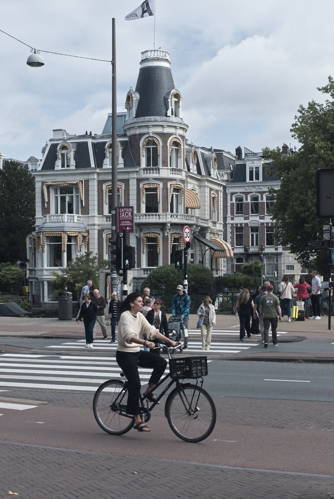 Dia02_Rijksmuseum_traseira.jpg