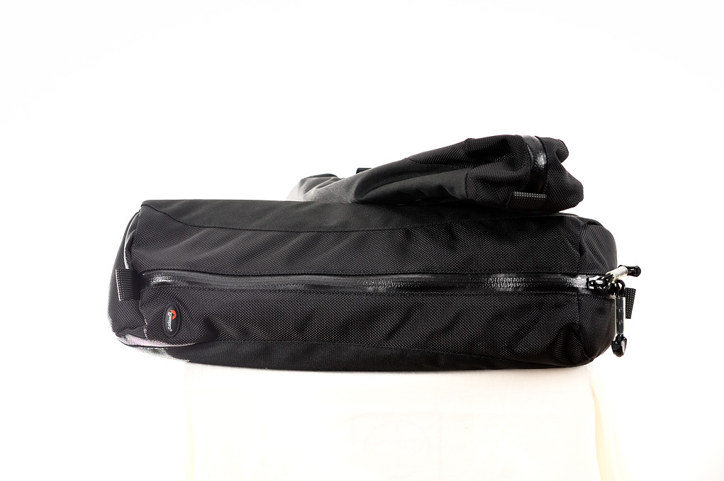 LOWEPRO PRO TREKKER AW II BOLSILLOS.jpg