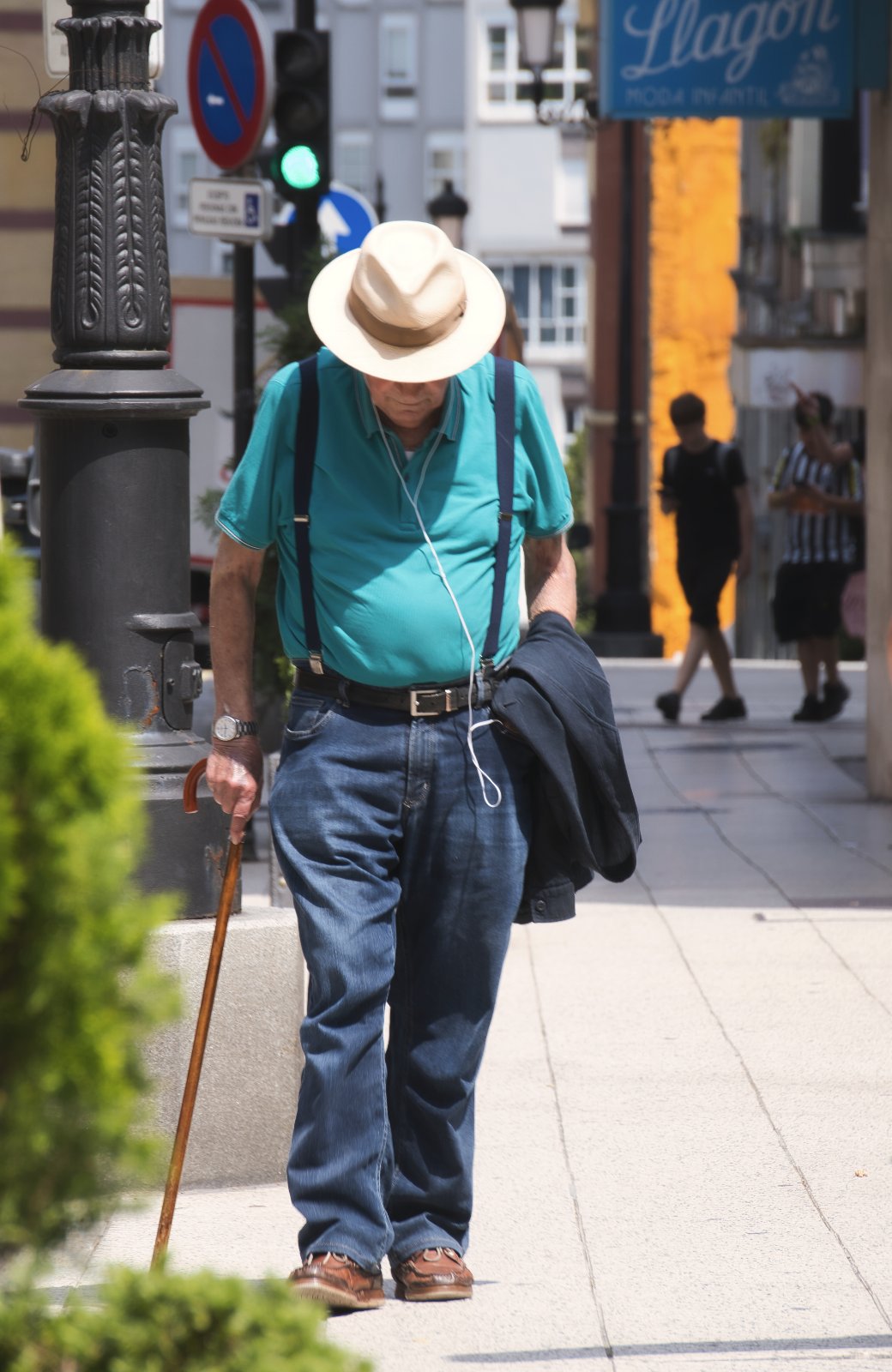 Mirando por dónde piso_Manuel García.jpg