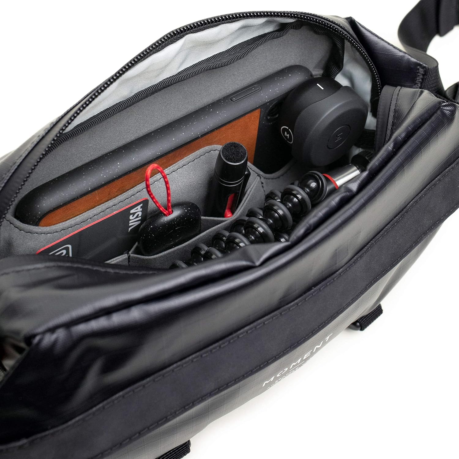 Moment Fanny Sling 2L Black Ripstop (03).jpg