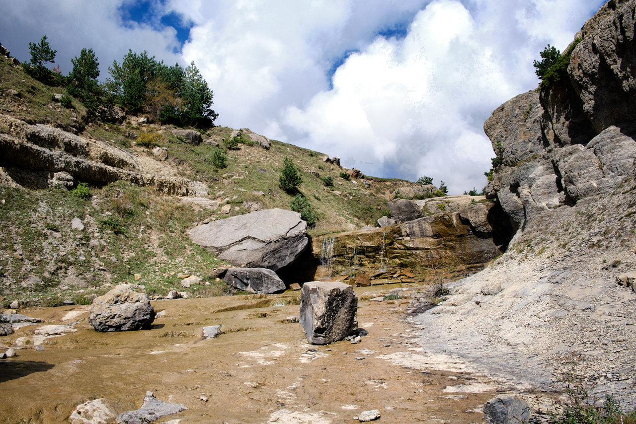 Nacimiento del Esatarrún.jpg