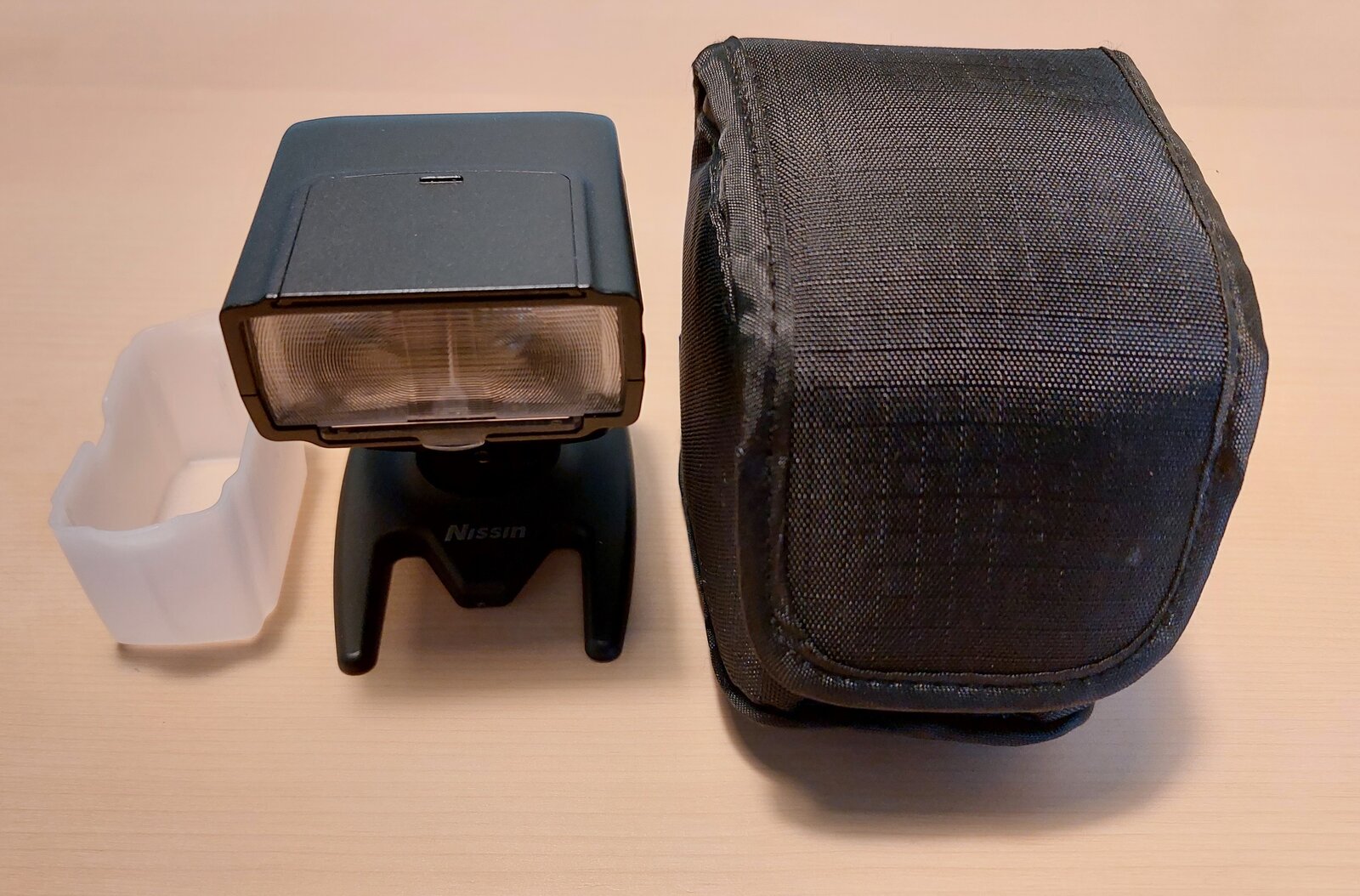 nissin i40 1.jpg