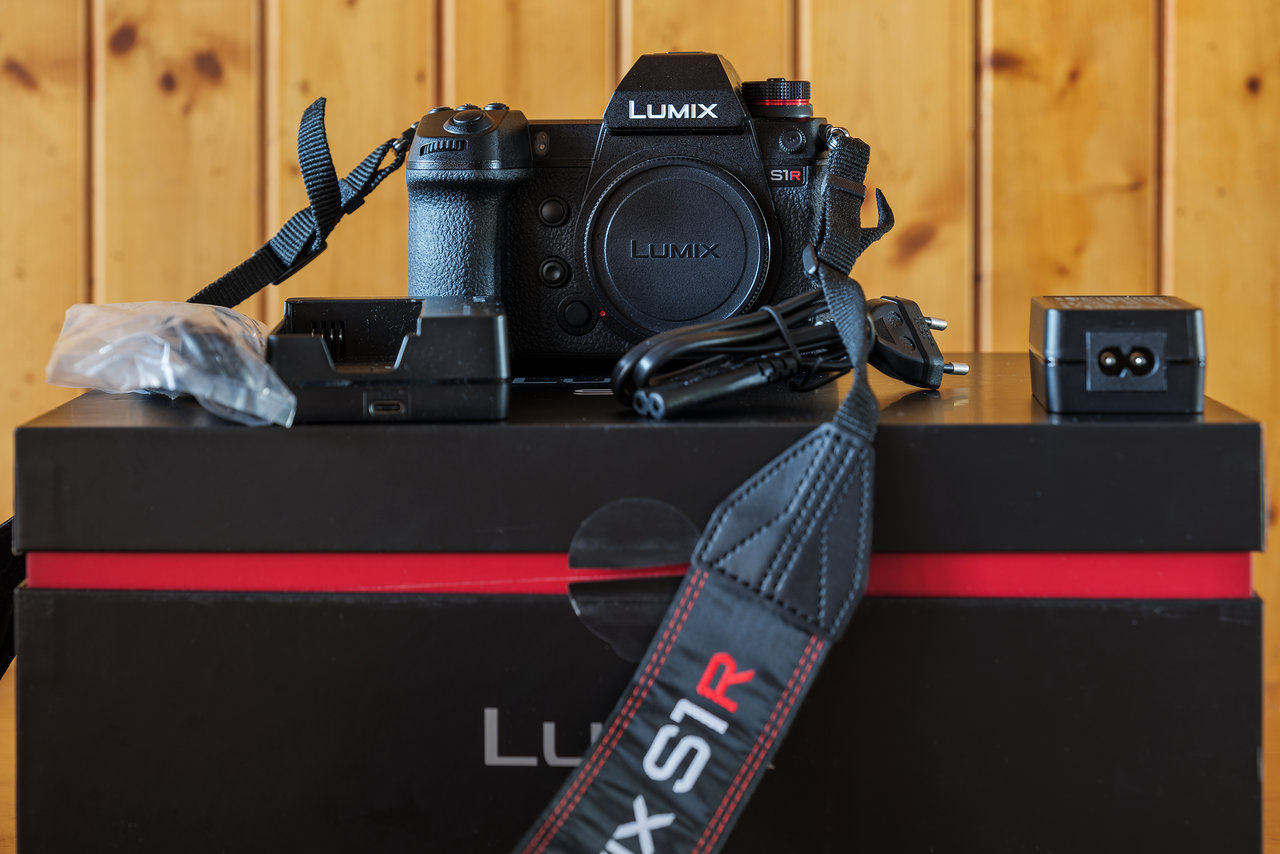Panasonic-Lumix-S1R-7.jpg