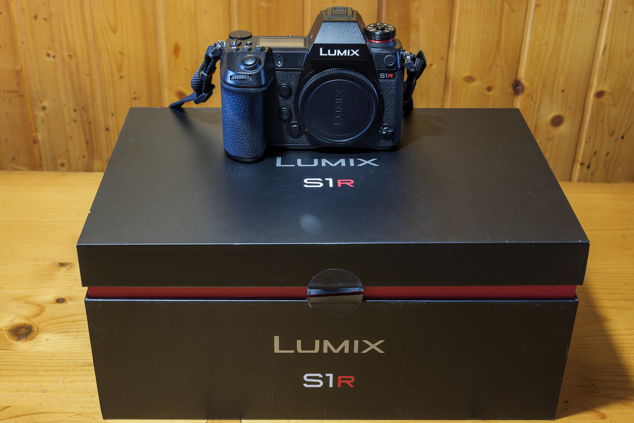 Panasonic-Lumix-S1R.jpg