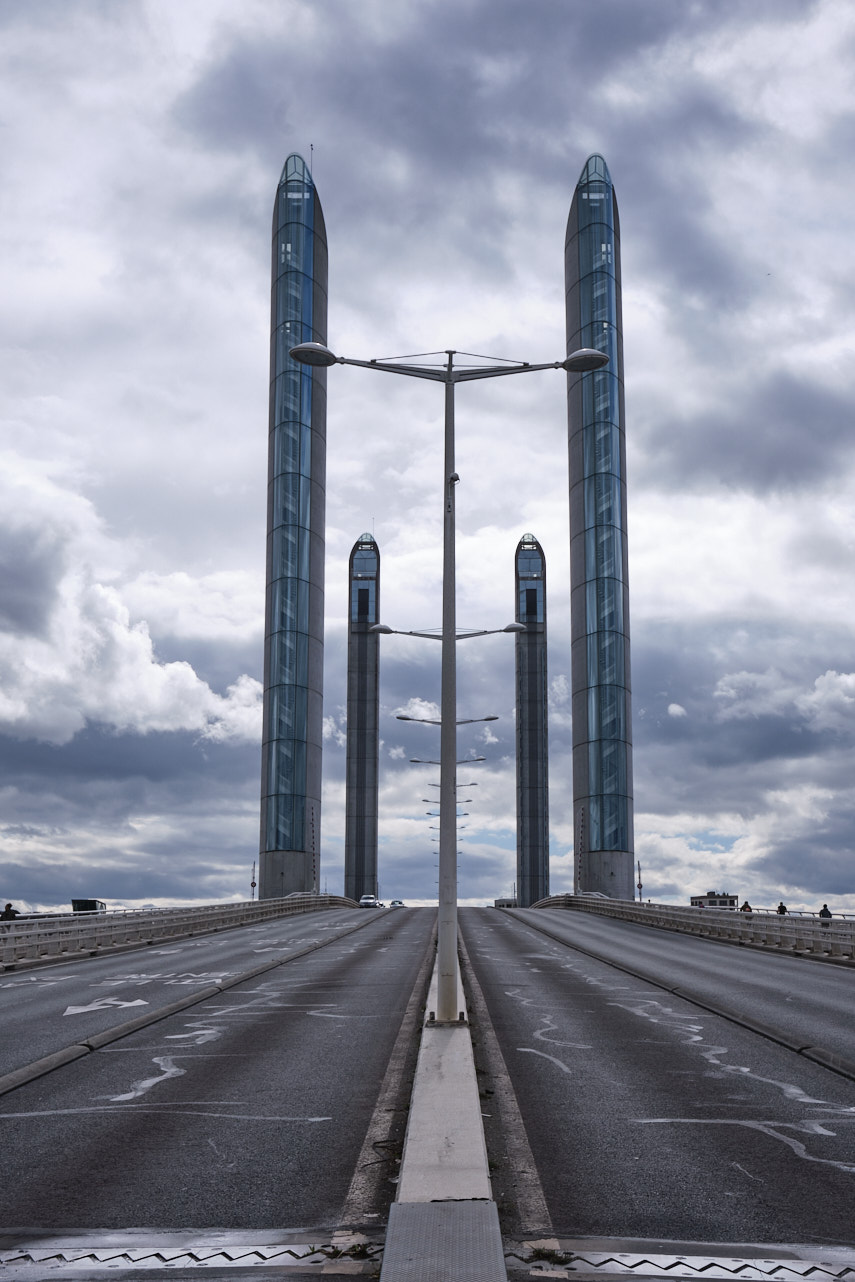 Puente Jacques-Chaban-Delmas (1).jpg