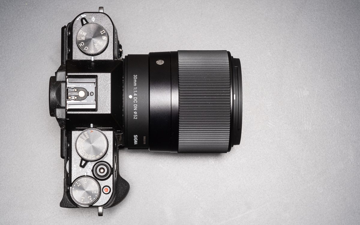 sigma-30-fujifilm-arriba.jpg