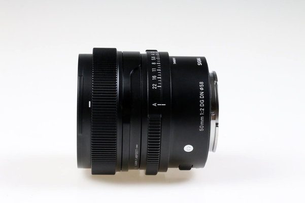 100077_sigma_50mm_20_dg_hsm_art_fuer_sony_e-mount_56993284_03.jpg