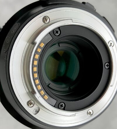 FUJINON XF 55-200_contactos.JPG