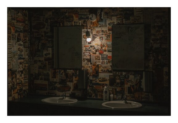 fotografo-republica-checa-toilette-bombilla.jpg