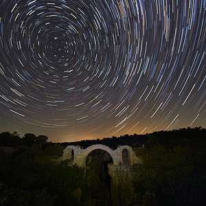 Startrails Puente de la Canasta 1.jpg