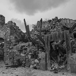 099-3bnw.jpg