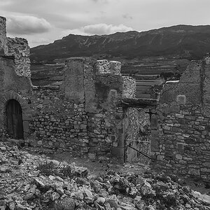 098-2bnw.jpg