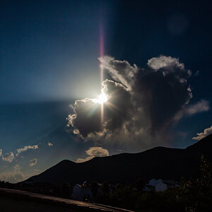 La nub que se come el sol.jpg