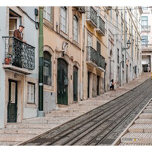 fotografo-portugal-lisboa-tranvia-amarillo-cables-personas-paloma.jpg