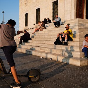 Niños triciclo Eminonu.jpeg