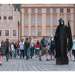 fotografo-republica-checa-praga-mujer-asiatica-la-muerte-publico-turista.jpg