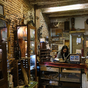 Artesana del cuero.jpg
