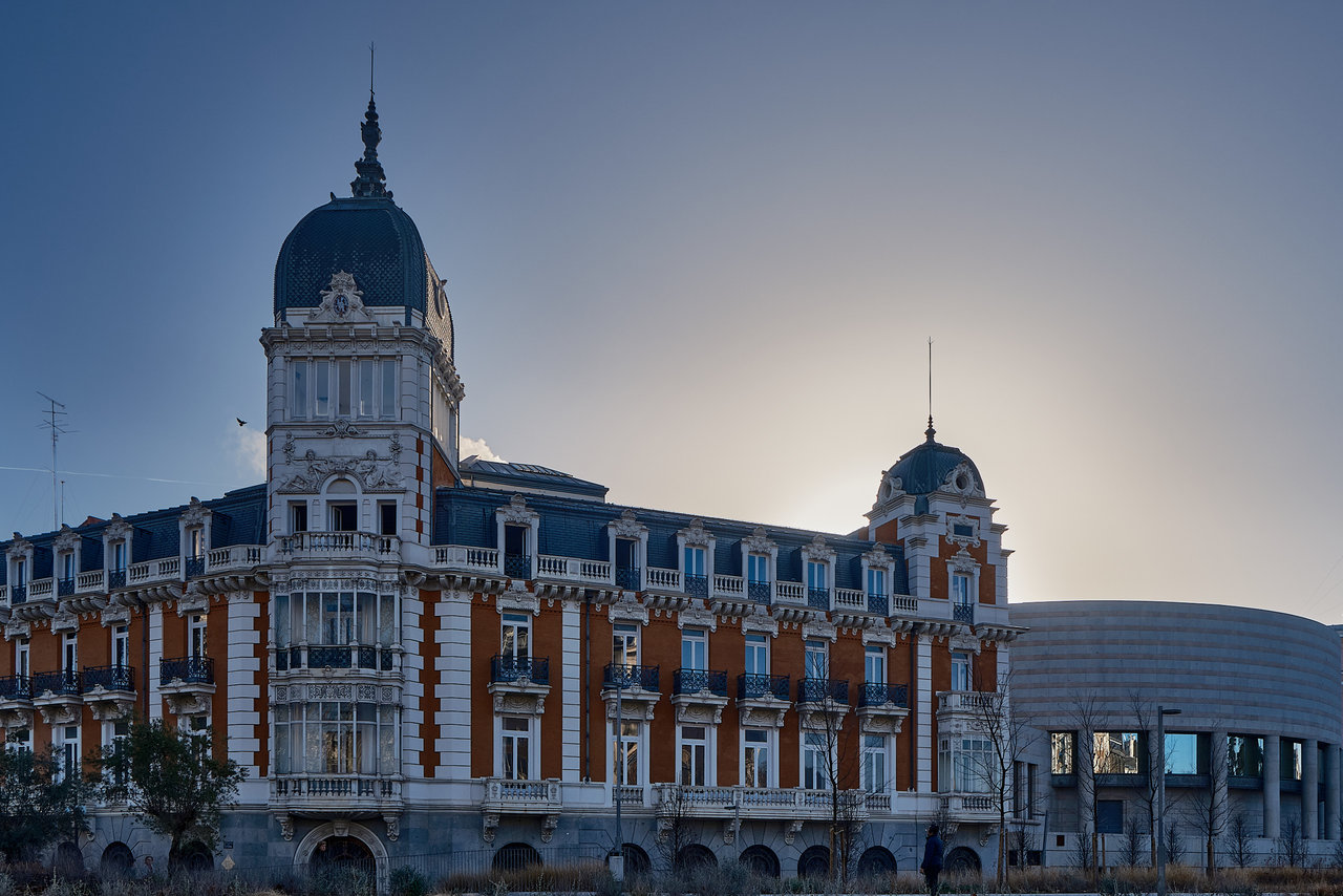 Amanece sobre el Senado.jpg
