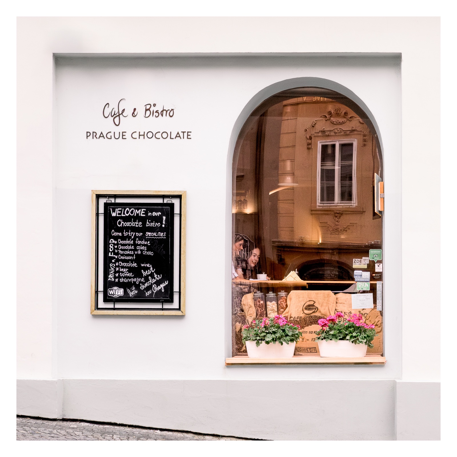fotografo-street-prague-hotel-neruda-cafe-bistro-chocolate.jpg