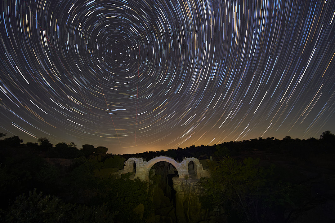 Startrails Puente de la Canasta 1.jpg